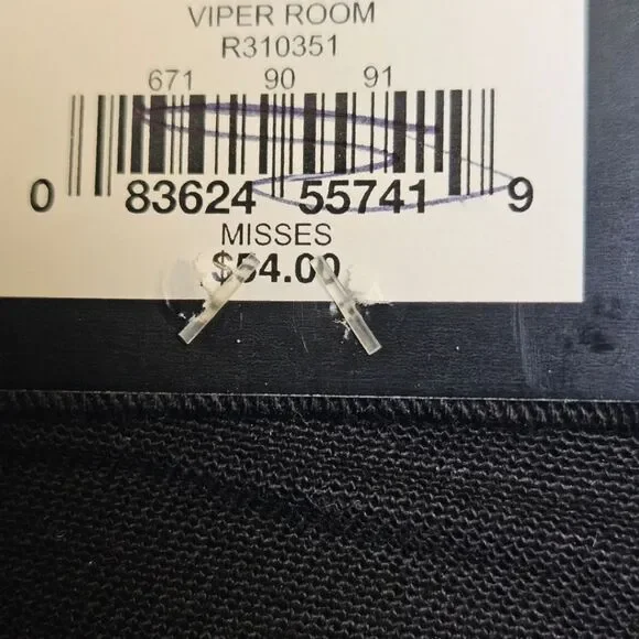 NWT ROCKβ& REPUBLIC Women's distressed rivet mid- rise black sexy shorts Size 4 - Picture 14 of 16